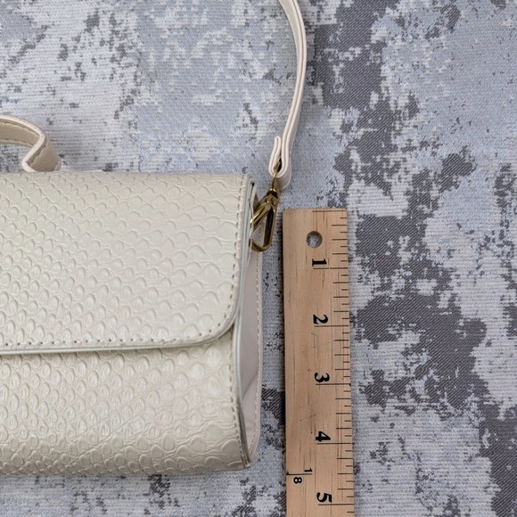 Cream Snakeskin Embossed Baguette Crossbody Bag Gold Hardware Tassel Turn-lock - Picture 11 of 13